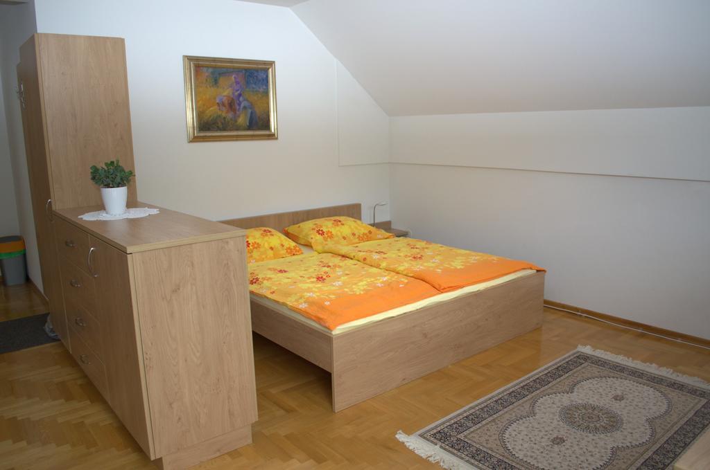 Apartment Brumec Бохин Стая снимка