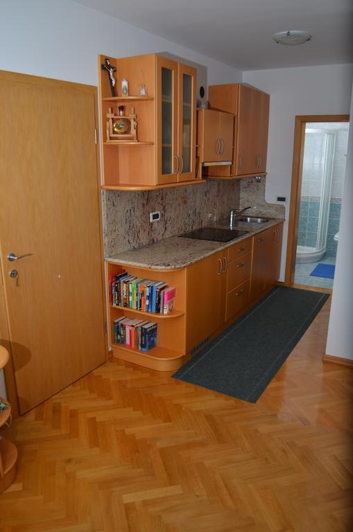 Apartment Brumec Бохин Стая снимка